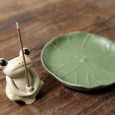 Khay Ếch Ngố Ôm Nhang