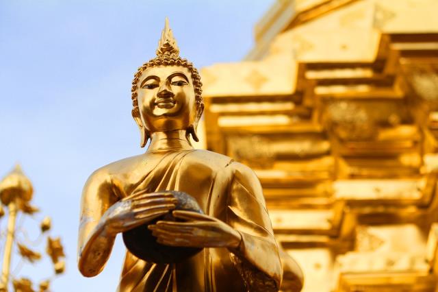 Lúc ăn ta quan niệm rằng ăn để mà sống chứ không phải sống để mà ăn, nhờ vậy ta làm chủ trong khi ăn uống không bị lòng tham sai sử, do đó sống đơn giản đạm bạc.